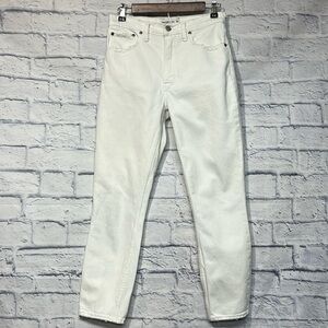 Abercrombie & Fitch The Skinny High Rise White Jeans